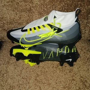 Nike Men's Vapor Edge Elite 360 Flyknit Football Cleats